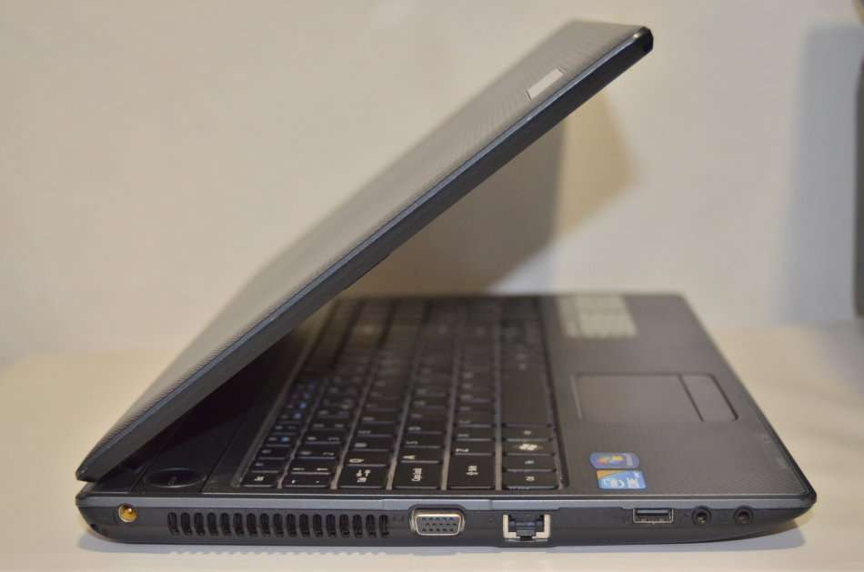 Acer Aspire 5733 15.6" CORE I5-560M @2.67GHz,6GB RAM,1TB HDD, INTEL HD GRAPHICS EXCELLENT CONDITION