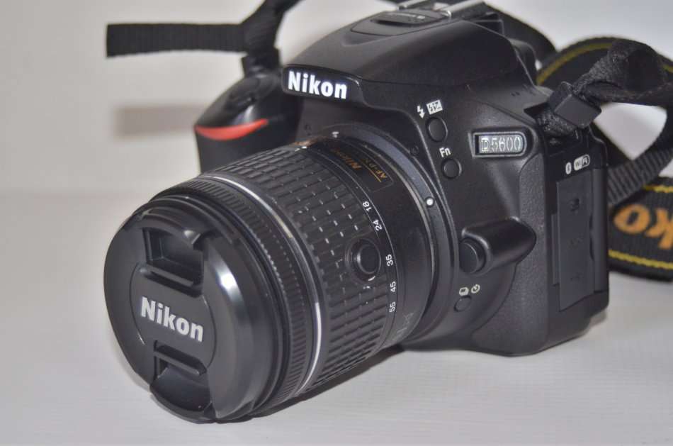 Nikon D5600 DSLR with AF-P 18-55mm DX VR Lens, Lowepro Bag, 16GB SD Card