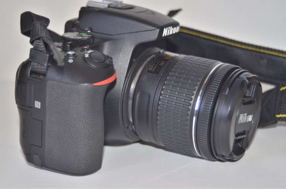 Nikon D5600 DSLR with AF-P 18-55mm DX VR Lens, Lowepro Bag, 16GB SD Card