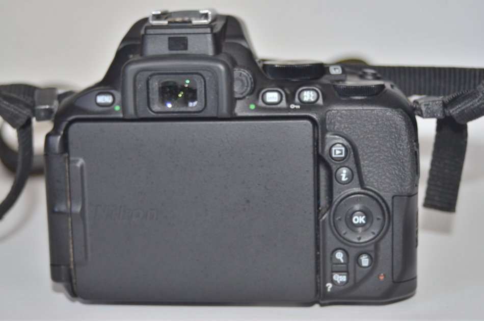 Nikon D5600 DSLR with AF-P 18-55mm DX VR Lens, Lowepro Bag, 16GB SD Card