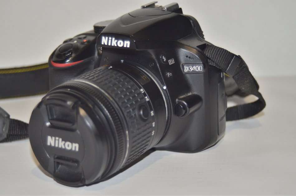 Nikon D3400 24MP DSLR ,FULL HD MOVIES with AF-P 18-55mm  Lens AND LOWEPRO BAG