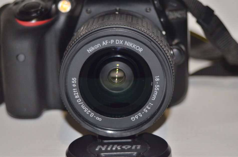 Nikon D3400 24MP DSLR ,FULL HD MOVIES with AF-P 18-55mm  Lens AND LOWEPRO BAG