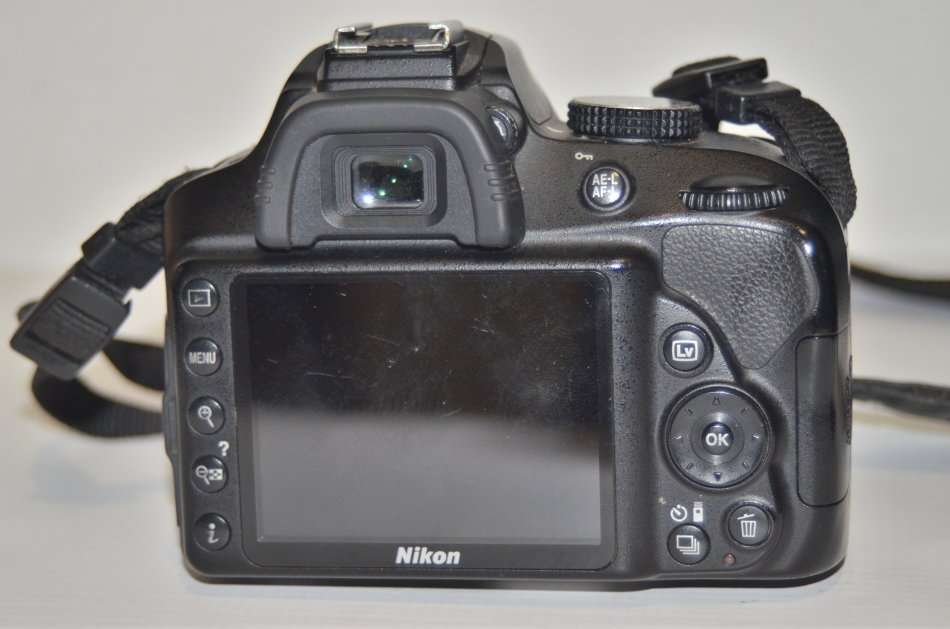 Nikon D3400 24MP DSLR ,FULL HD MOVIES with AF-P 18-55mm  Lens AND LOWEPRO BAG