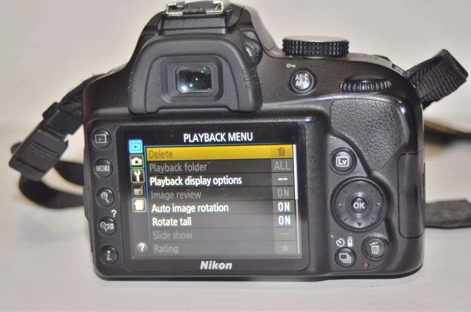 Nikon D3400 24MP DSLR ,FULL HD MOVIES with AF-P 18-55mm  Lens AND LOWEPRO BAG