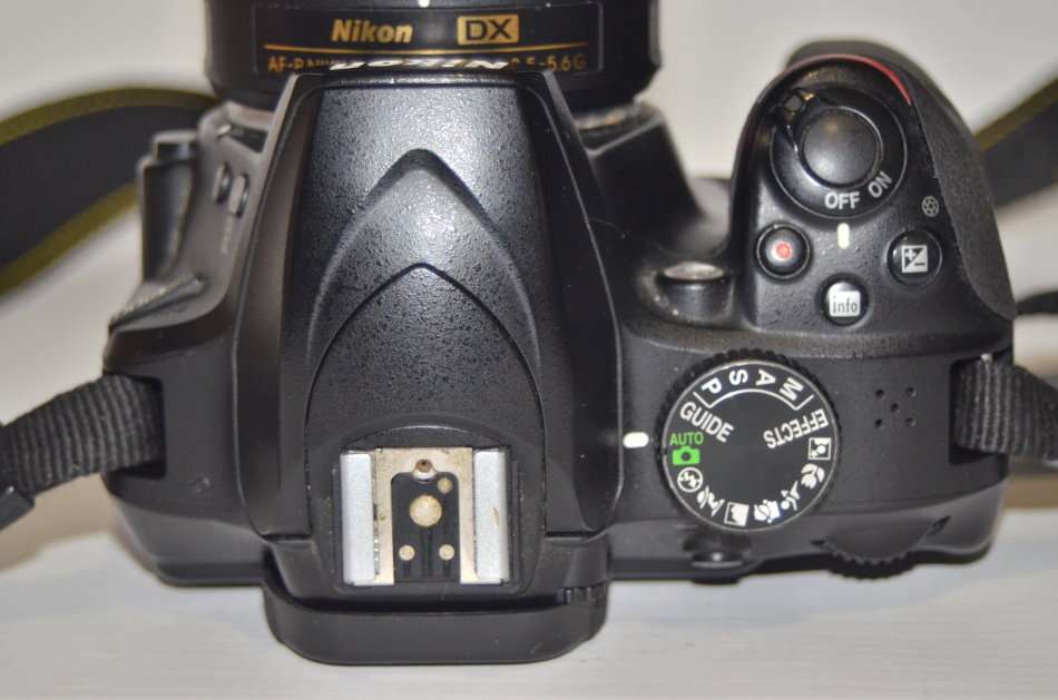 Nikon D3400 24MP DSLR ,FULL HD MOVIES with AF-P 18-55mm  Lens AND LOWEPRO BAG