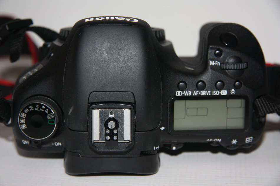 CANON EOS 7D BODY ONLY , EXCELLENT CONDITION