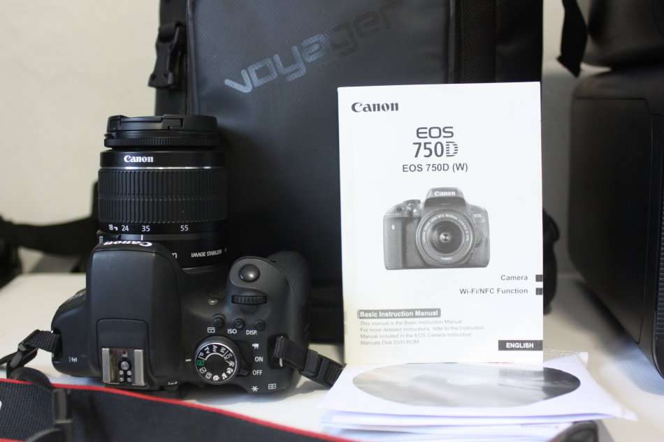 Canon EOS 750D 24MP DSLR Camera WITH 18-55MM IS II , VOYAGER BAG, BOOKLET AND 16GB SD CARD