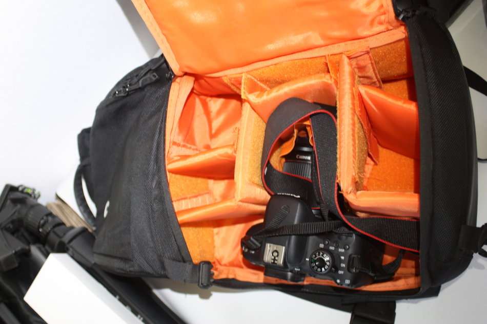 Canon EOS 750D 24MP DSLR Camera WITH 18-55MM IS II , VOYAGER BAG, BOOKLET AND 16GB SD CARD