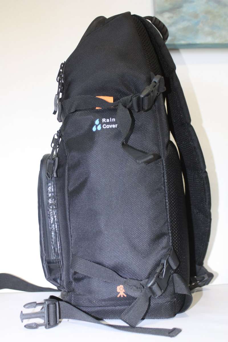 Canon EOS 750D 24MP DSLR Camera WITH 18-55MM IS II , VOYAGER BAG, BOOKLET AND 16GB SD CARD