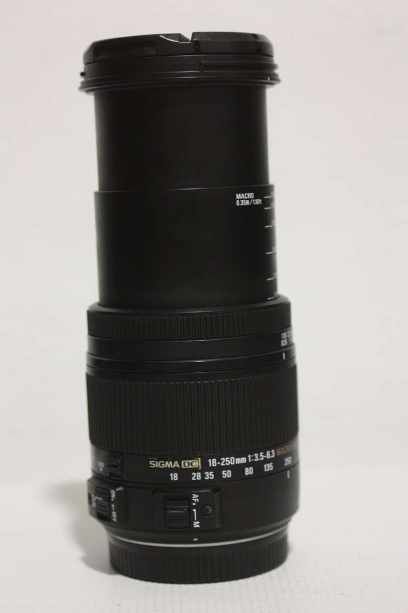 Sigma 18-250mm F3.5-6.3 DC Macro OS HSM for Canon EF Mount IN EXCELLENT CONDITION
