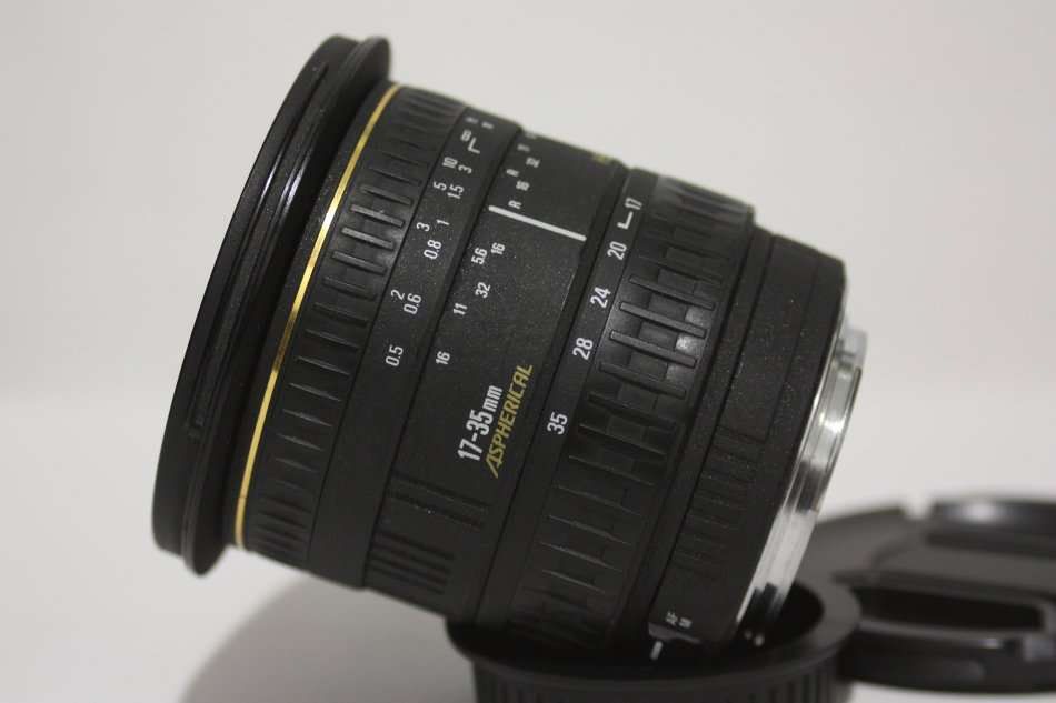 Sigma 17-35mm F2.8-4 EX Aspherical HSM ,ULTRA WIDE ANGLE Lens for Canon-AF Camera