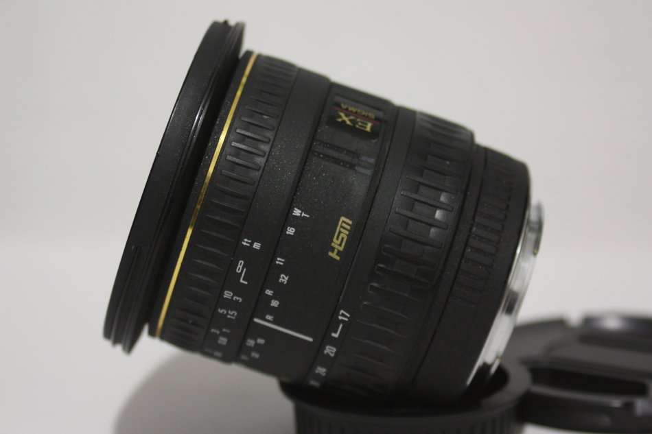 Sigma 17-35mm F2.8-4 EX Aspherical HSM ,ULTRA WIDE ANGLE Lens for Canon-AF Camera