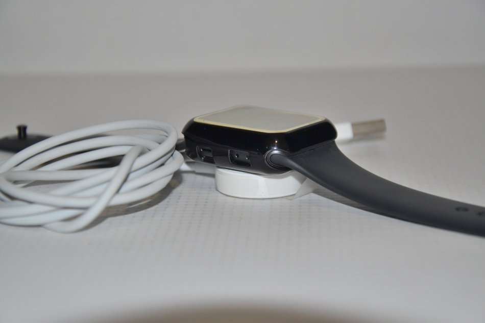 Apple Watch Series 3 GPS 38mm Space Grey Aluminium Case WITH PROTECTIVE CASE , NEW CONDITION