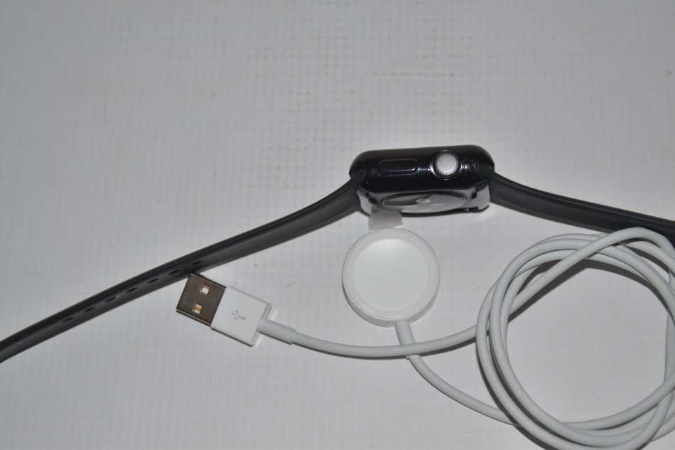 Apple Watch Series 3 GPS 38mm Space Grey Aluminium Case WITH PROTECTIVE CASE , NEW CONDITION