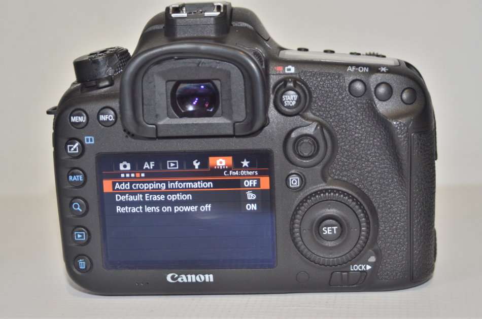 CANON 7D MARK II IN EXCELLENT CONDITION BODY ONLY