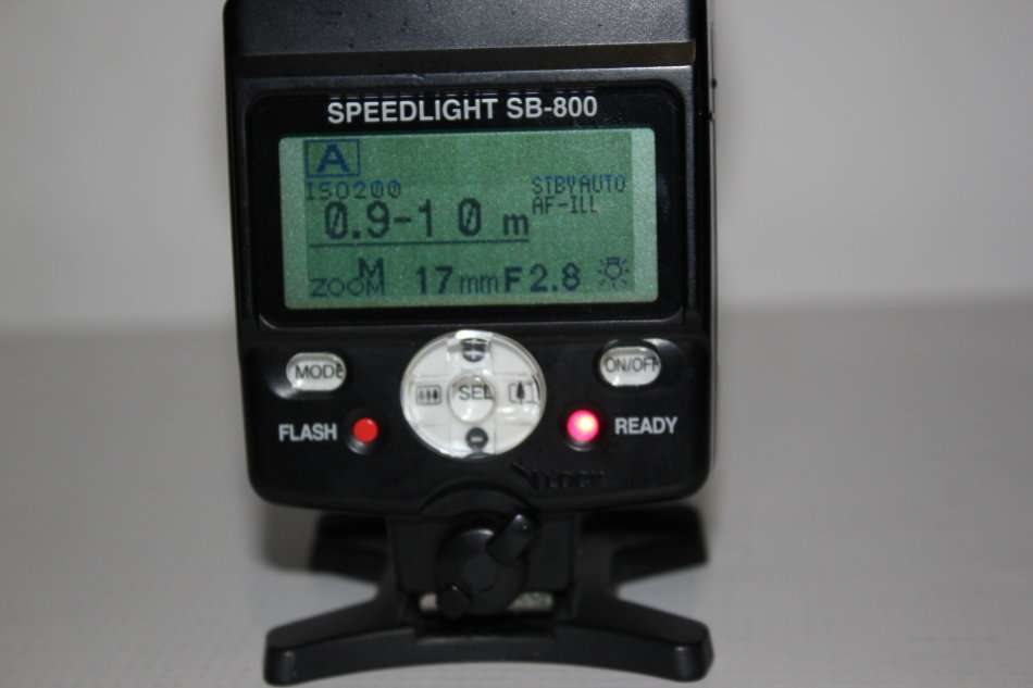 Nikon SB-800 AF Speedlight for Nikon Digital SLR Cameras IN VERY GOOD CONDITION