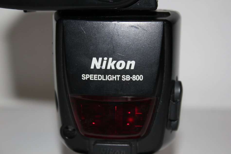 Nikon SB-800 AF Speedlight for Nikon Digital SLR Cameras IN VERY GOOD CONDITION