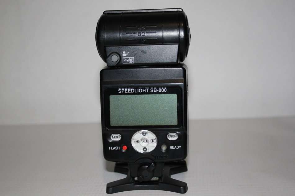 Nikon SB-800 AF Speedlight for Nikon Digital SLR Cameras IN VERY GOOD CONDITION