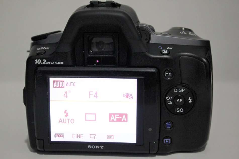 Sony Alpha A330 Digital SLR with 18-55mm Lens , CHARGER AND SHOULDER BAG