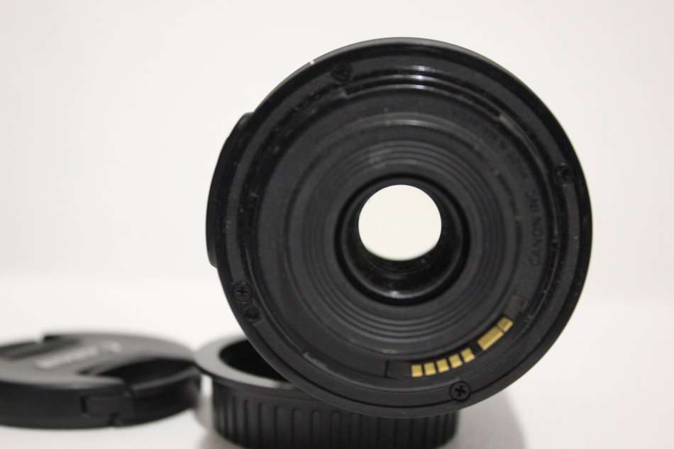 Canon EF-S 55-250mm f/4-5.6 IS STM Lens IN EXCELLENT CONDITION