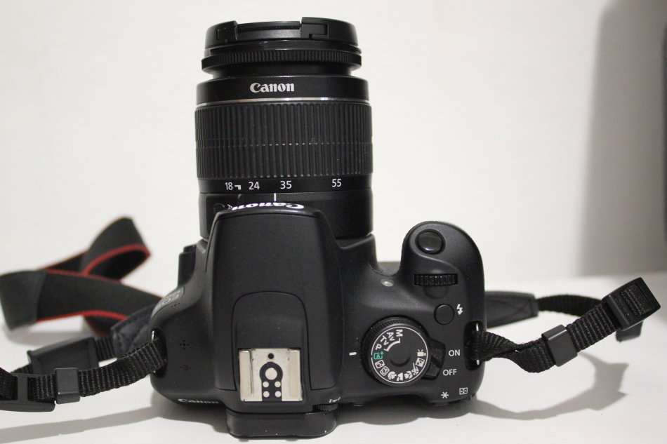 Canon EOS 1200D 18MP DSLR Camera , FULL HD MOVIES,18-55mm Lens,CANON SHOULDER BAG, NEW CONDITION