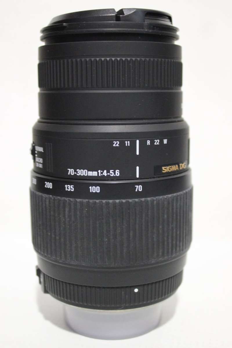 Sigma 70-300mm f/4-5.6 DG Macro Lens for NIKON  IN VERY GOOD CONDITION