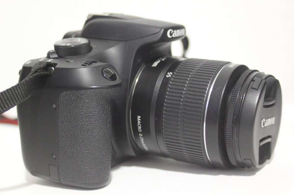 Canon EOS 1300D 18MP DSLR Camera FULL HD MOVIES with WIFI ,18-55MM III LENS , WITH CHARGER