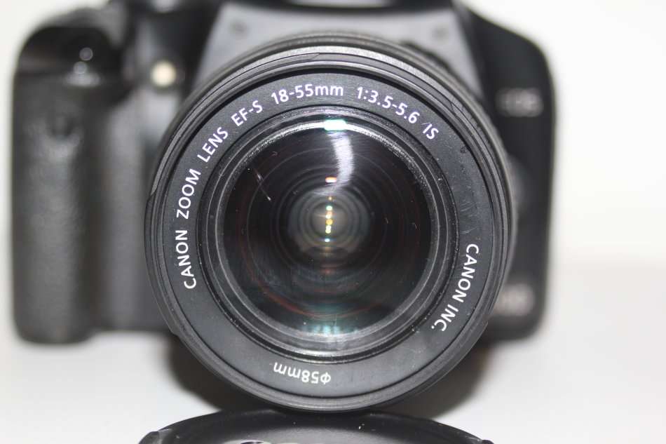 Canon EOS 450D WITH 18-55MM CANON ZOOM LENS ,  BATTERY CHARGER