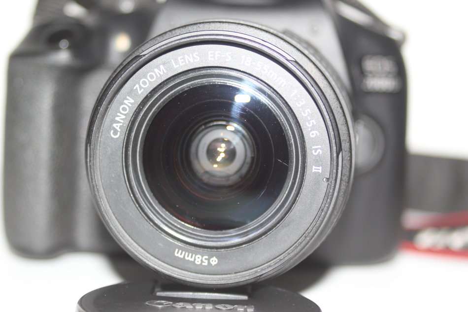 Canon EOS 2000D 24MP DSLR, FULL HD MOVIES , 18-55MM IS II ZOOM LENS IN NEW CONDITION WITH  BAG