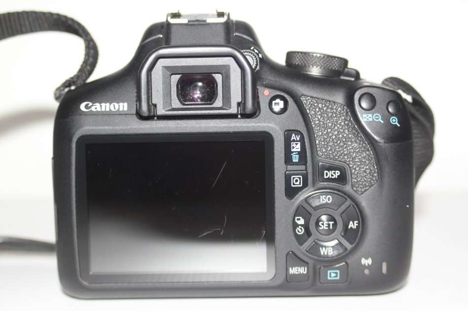 Canon EOS 2000D 24MP DSLR, FULL HD MOVIES , 18-55MM IS II ZOOM LENS IN NEW CONDITION WITH  BAG