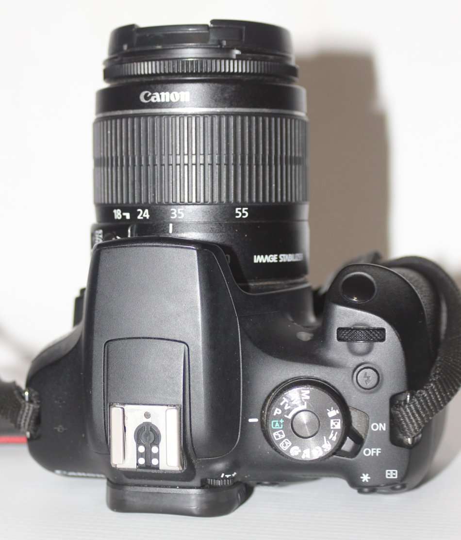 Canon EOS 2000D 24MP DSLR, FULL HD MOVIES , 18-55MM IS II ZOOM LENS IN NEW CONDITION WITH  BAG