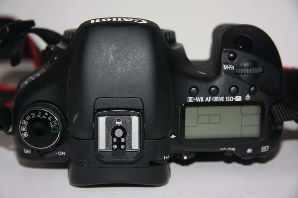 CANON EOS 7D  (BODY ONLY ) EXCELLENT CONDITION