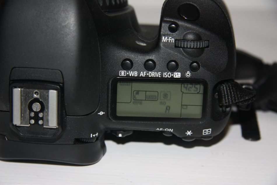 CANON EOS 7D  (BODY ONLY ) EXCELLENT CONDITION