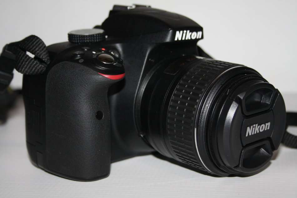 Nikon D3300 , 24.2 MP FULL HD MOVIES  DSLR , AF-S DX 18-55mm f/3.5-5.6G VR  II Zoom Lens, NIKON BAG