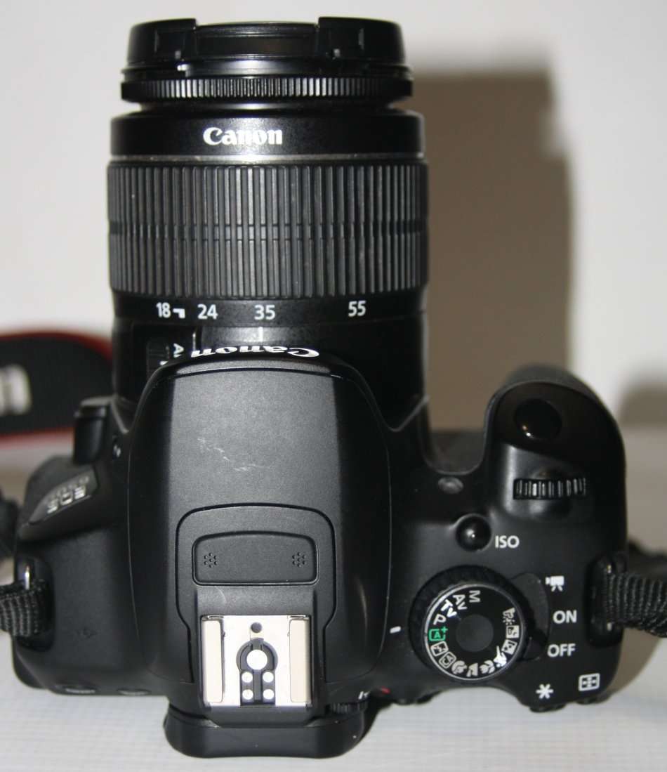 CANON EOS 650D, 18MP DSLR WITH FULL HD MOVIES, 18-55MM III ZOOM LENS , 16GB SD CARD AND VOYAGER BAG