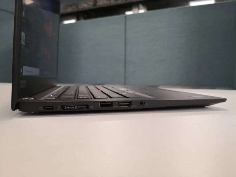 LENOVO THINKPAD T490s , 8TH GEN CORE I5-8365U @1.60GHz,16GB RAM,256GB SSD, 14" FHD TOUCH SCREEN