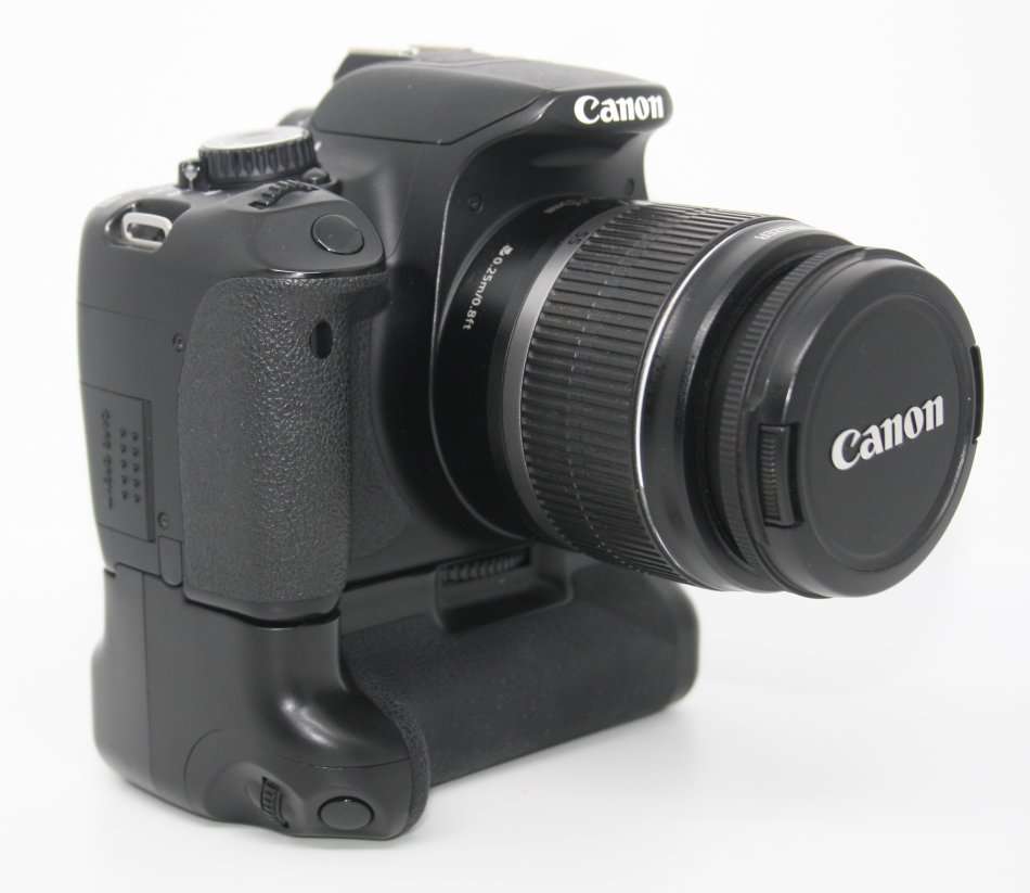 CANON EOS 650D, 18MP DSLR ,FULL HD MOVIES, 18-55MM IS ZOOM LENS , BATTERY GRIP WITH 2 BATTERIES