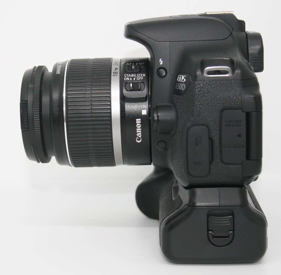CANON EOS 650D, 18MP DSLR ,FULL HD MOVIES, 18-55MM IS ZOOM LENS , BATTERY GRIP WITH 2 BATTERIES