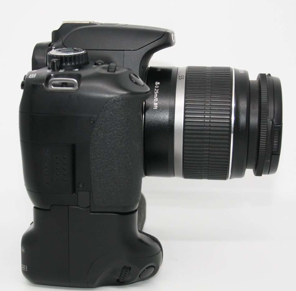 CANON EOS 650D, 18MP DSLR ,FULL HD MOVIES, 18-55MM IS ZOOM LENS , BATTERY GRIP WITH 2 BATTERIES