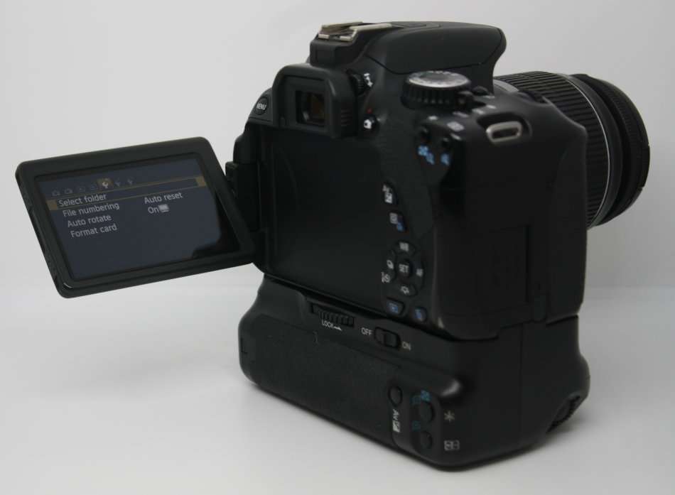 CANON EOS 650D, 18MP DSLR ,FULL HD MOVIES, 18-55MM IS ZOOM LENS , BATTERY GRIP WITH 2 BATTERIES