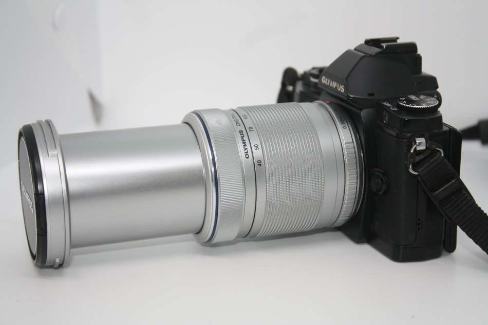 Olympus OM-D E-M5 Camera with 40-150mm f/4-5.6 R Lens Zoom Lens