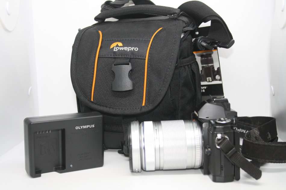 Olympus OM-D E-M5 Camera with 40-150mm f/4-5.6 R Lens Zoom Lens