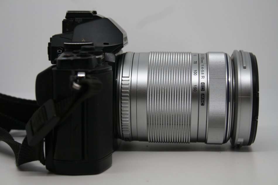 Olympus OM-D E-M5 Camera with 40-150mm f/4-5.6 R Lens Zoom Lens