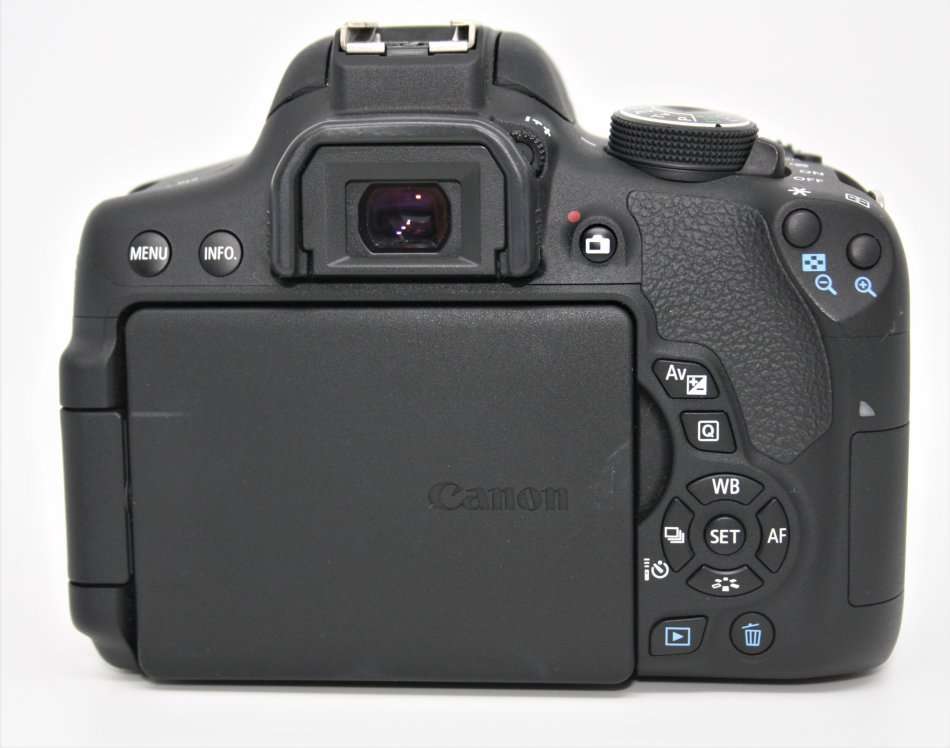 Canon EOS 750D 24MP DSLR Camera WITH 18-55MM IS STM , 16GB SD CARD BRAND NEW BAG, 500 SHOTS TAKEN