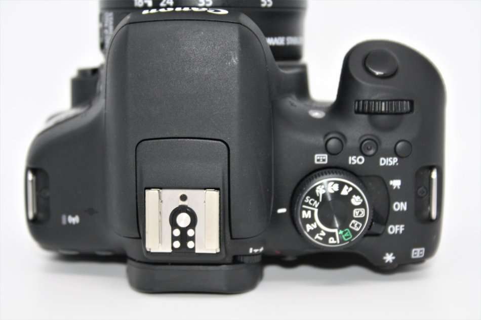 Canon EOS 750D 24MP DSLR Camera WITH 18-55MM IS STM , 16GB SD CARD BRAND NEW BAG, 500 SHOTS TAKEN