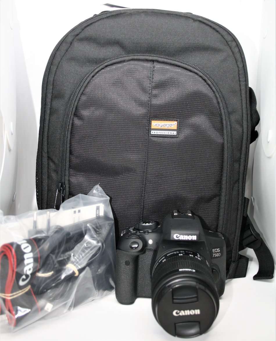 Canon EOS 750D 24MP DSLR Camera WITH 18-55MM IS STM , 16GB SD CARD BRAND NEW BAG, 500 SHOTS TAKEN