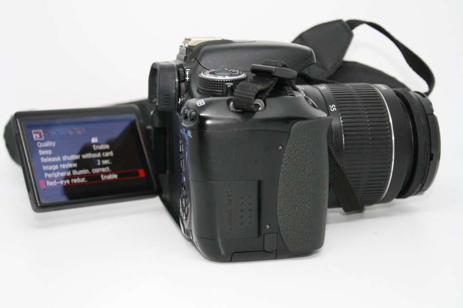 Canon EOS 600D 18MP Digital SLR Camera, FULL HD MOVIES , 18-55mm IS II Lens, CHARGER , SHOULDER BAG