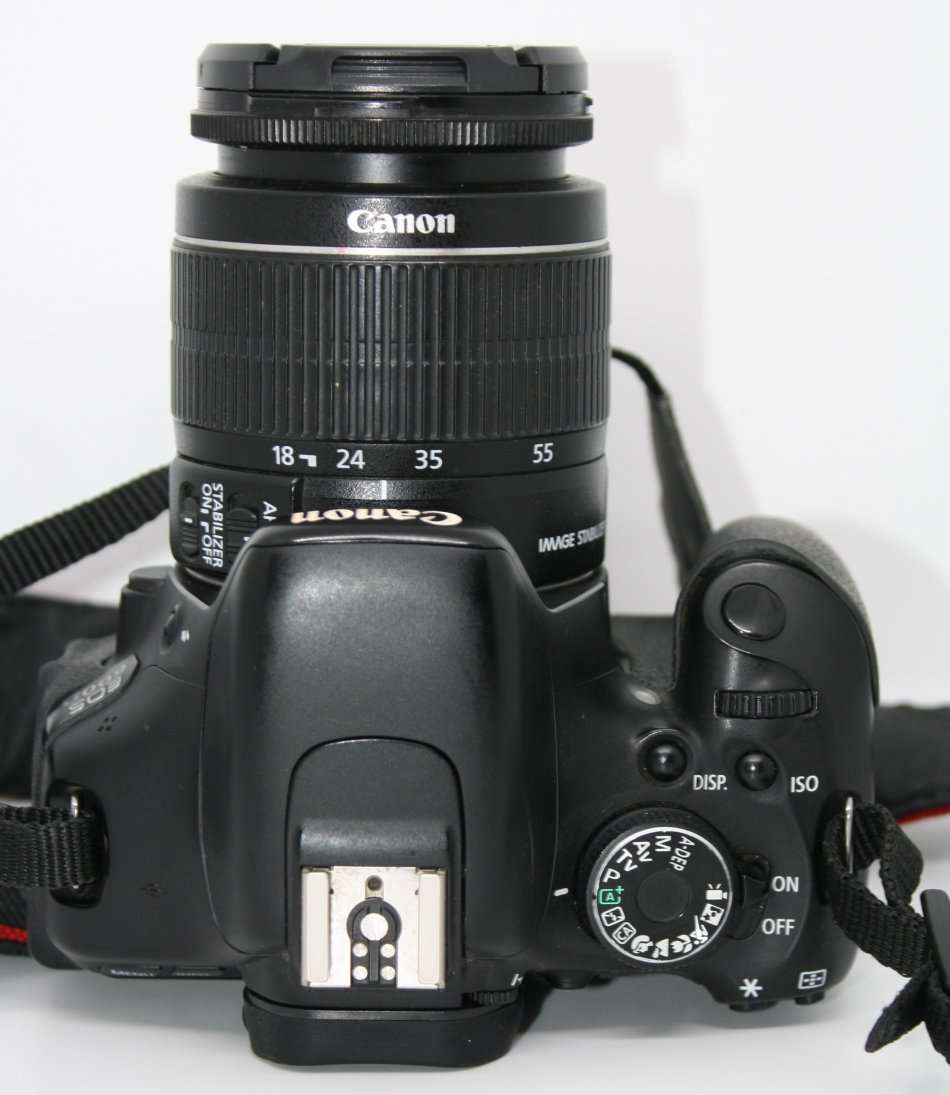 Canon EOS 600D 18MP Digital SLR Camera, FULL HD MOVIES , 18-55mm IS II Lens, CHARGER , SHOULDER BAG