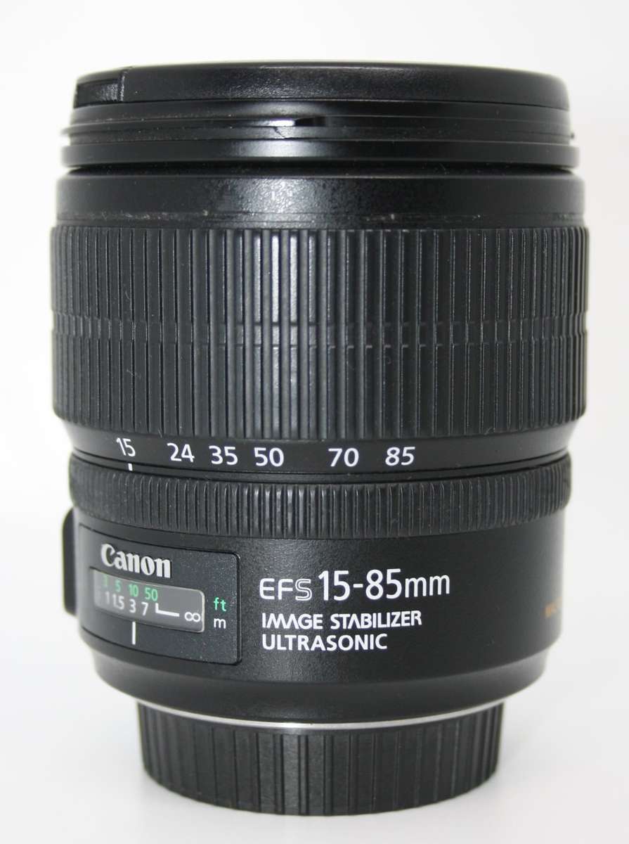 Canon EF-S 15-85mm f/3.5-5.6 IS USM Lens IN EXCELLENT CONDITON