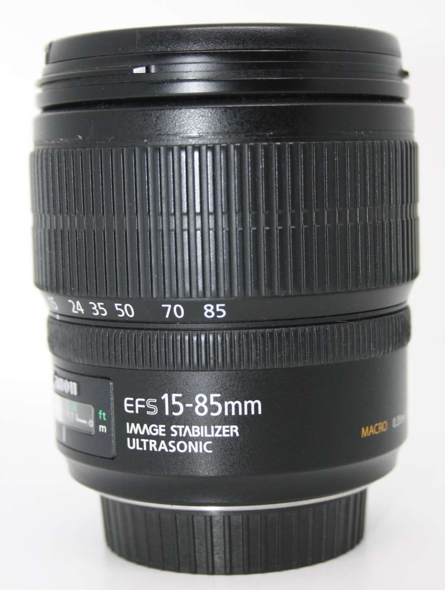 Canon EF-S 15-85mm f/3.5-5.6 IS USM Lens IN EXCELLENT CONDITON